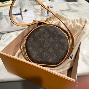 Louis Vuitton Round Monogram Crossbody Bag Boite Chapeau Souple PM